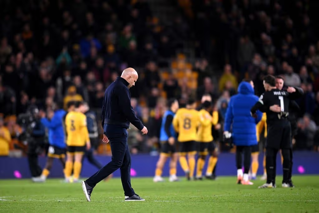 HLV Arne Slot sẽ l&agrave;m g&igrave; để cải thiện t&igrave;nh h&igrave;nh?