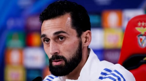 Ảnh bài viết Arbeloa tiết lộ tình hình phòng thay đồ Real Madrid