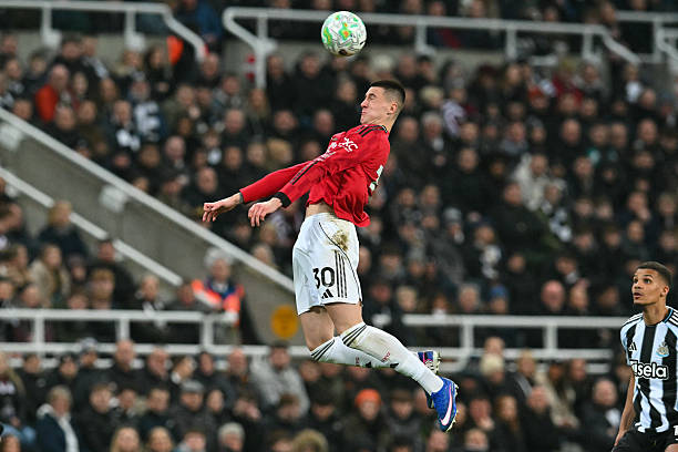 Ảnh bài viết Tại sao Benjamin Sesko tịt ngòi trước Newcastle?