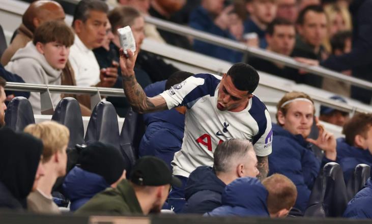 Tottenham phải đối mặt với qu&aacute; nhiều vấn đề.