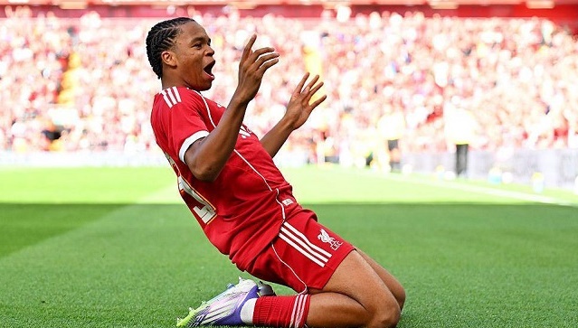 Rio Ngumoha luôn biết cách tỏa sáng mỗi khi vào sân.