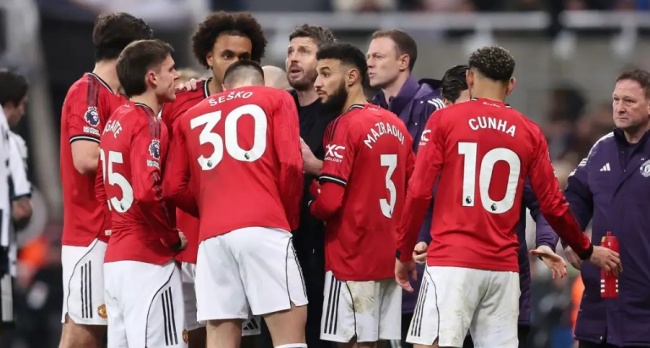 Carrick giúp MU cải thiện lối chơi, thành tích.