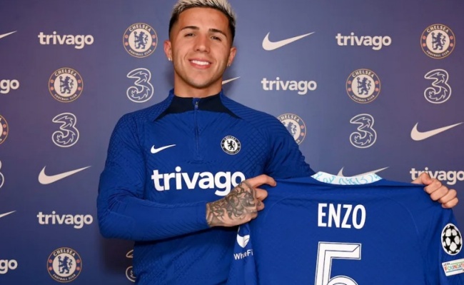 Fernandez là bản hợp đồng bom tấn của Chelsea.