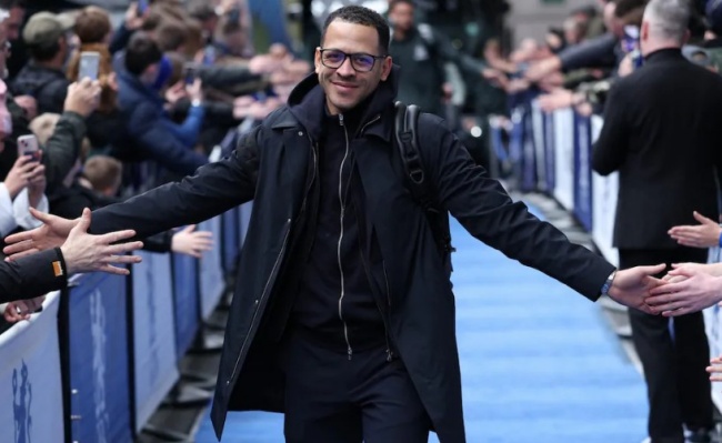 HLV Liam Rosenior của Chelsea.