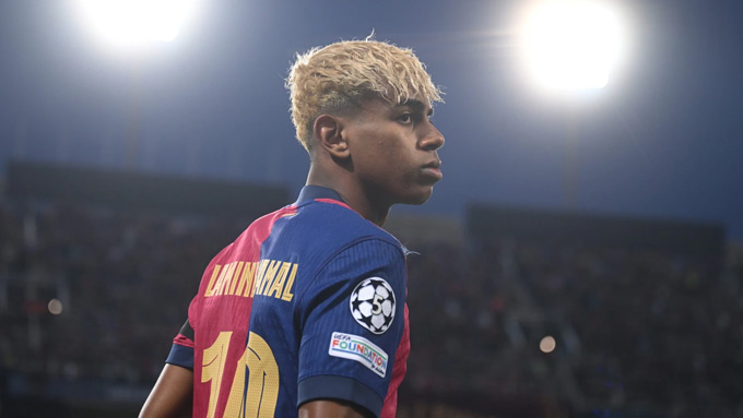 Yamal khiến h&agrave;ng thủ Bilbao phải đặc biệt d&egrave; chừng.