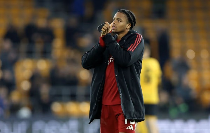 Ảnh bài viết HLV Slot hết lời ca ngợi sao trẻ Ngumoha sau trận thắng Wolves