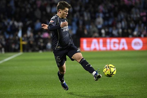 Vinicius Junior - 7.2 điểm: Được bố tr&iacute; đ&aacute; lệch tr&aacute;i v&agrave; thường xuy&ecirc;n b&oacute; v&agrave;o trung lộ, Vinicius lu&ocirc;n l&agrave; mối đe dọa thường trực với h&agrave;ng thủ Celta Vigo. Anh kh&ocirc;ng may mắn khi c&oacute; một pha dứt điểm tr&uacute;ng cột dọc v&agrave; nhiều lần vượt qua sự truy cản của đối phương. D&ugrave; kh&ocirc;ng trực tiếp ghi b&agrave;n, nhưng sự năng nổ của anh đ&atilde; mở ra nhiều khoảng kh&ocirc;ng gian cho đồng đội.