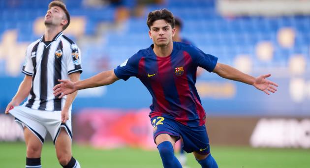 Xavi Espart l&agrave; t&agrave;i năng s&aacute;ng gi&aacute; của l&ograve; La Masia.