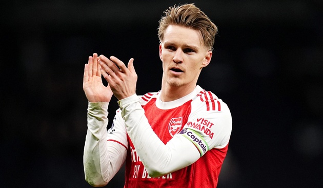 Odegaard bất ngờ lọt v&agrave;o danh s&aacute;ch c&oacute; thể bị b&aacute;n tại Arsenal.