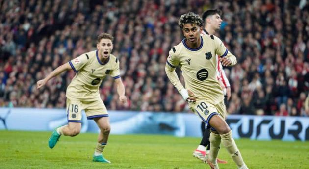 Yamal tỏa s&aacute;ng đ&uacute;ng l&uacute;c.