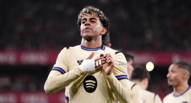 Ảnh bài viết Vượt mặt Messi và Ronaldo, Yamal lập kỷ lục ghi bàn ở tuổi 18