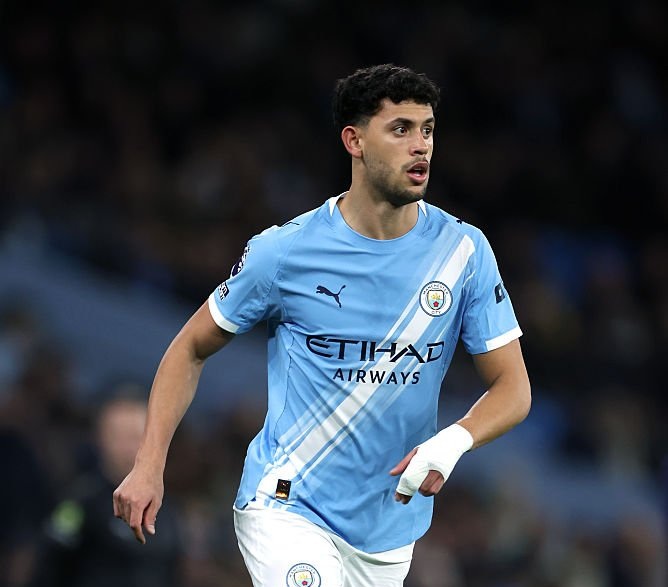 Nunes (7 điểm):&nbsp;Gặp kh&oacute; khăn trong việc gi&uacute;p Man City lu&acirc;n chuyển b&oacute;ng l&ecirc;n tuyến tr&ecirc;n từ c&aacute;c quả ph&aacute;t b&oacute;ng, d&ugrave; anh đ&atilde; phối hợp kh&aacute; tốt với Savinho b&ecirc;n c&aacute;nh phải.