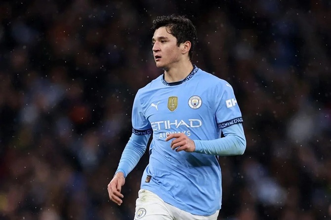 Khusanov (8 điểm):&nbsp;Thường xuy&ecirc;n phải đơn độc đối mặt với h&agrave;ng c&ocirc;ng gi&agrave;u tốc độ của Newcastle trong hiệp một nhưng kh&ocirc;ng hề đ&aacute;nh mất sự điềm tĩnh.