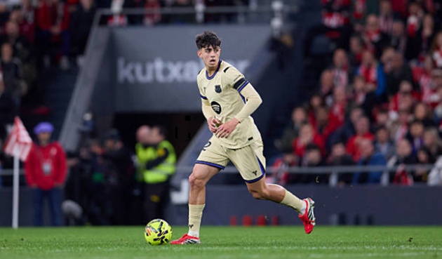 Marc Bernal - 6.2: L&agrave;m tốt nhiệm vụ ph&acirc;n phối b&oacute;ng v&agrave; thắng tranh chấp tay đ&ocirc;i. Tuy nhi&ecirc;n, do Bar&ccedil;a cần th&ecirc;m sự s&aacute;ng tạo, HLV Hansi Flick đ&atilde; sớm thay anh bằng Pedri.