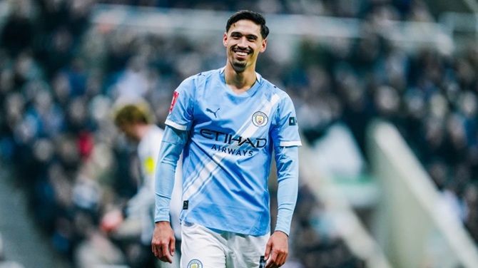 Reijnders (6 điểm):&nbsp;Lẽ ra anh phải ghi được &iacute;t nhất một b&agrave;n thắng từ những cơ hội ngon ăn trước khung th&agrave;nh.