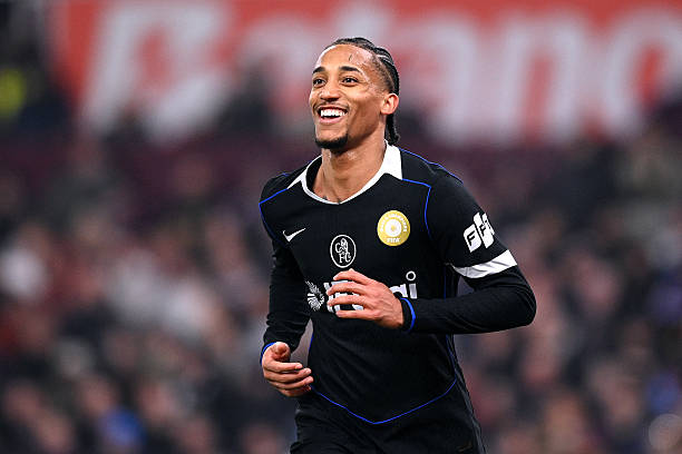 Pedro đang thể hiện h&igrave;nh ảnh của một ch&acirc;n s&uacute;t xuất sắc bậc nhất Ngoại Hạng Anh. 