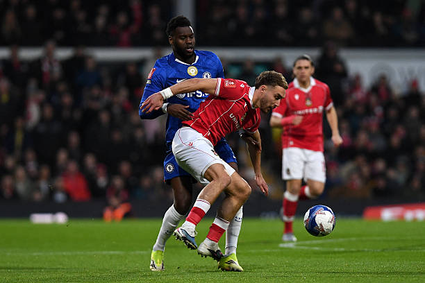 Benoit Badiashile - 5 điểm: Một ngày thi đấu thiếu an toàn của trung vệ người Pháp. Anh hoàn toàn bất lực dù đã nỗ lực bứt tốc lui về truy cản Smith ở bàn mở tỷ số.