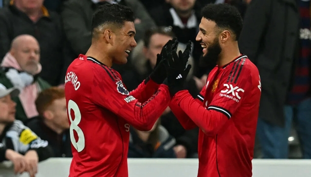 Ảnh bài viết Mazraoui cảnh báo Man Utd về khoảng trống Casemiro để lại