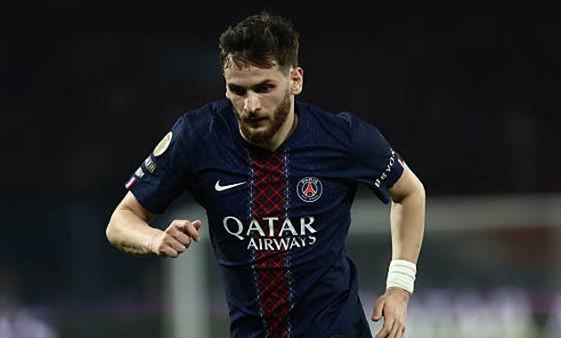Khvicha Kvaratskhelia nằm trong tầm ngắm của Arsenal.