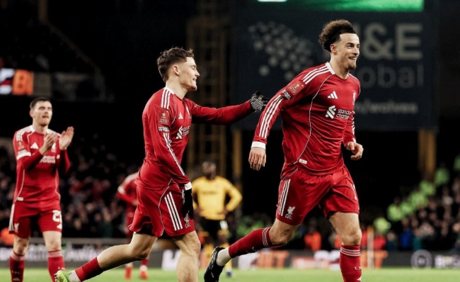 Ảnh bài viết Curtis Jones rực sáng giúp Arne Slot vơi nỗi lo Mac Allister