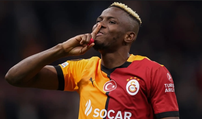 Osimhen ''tuyên chiến'' Liverpool.