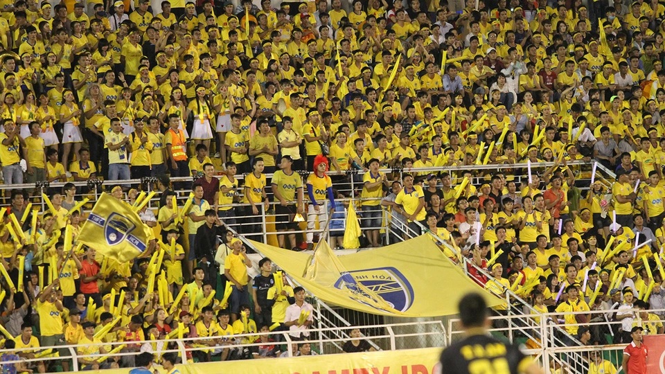 Sự cuồng nhiệt của người h&acirc;m mộ l&agrave; điểm tựa để b&oacute;ng đ&aacute; Thanh H&oacute;a duy tr&igrave; v&agrave; ph&aacute;t triển từ những năm th&aacute;ng sơ khai.