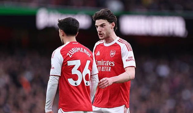 Declan Rice v&agrave; Martin Zubimendi đều đang gặp vấn đề về thể trạng.