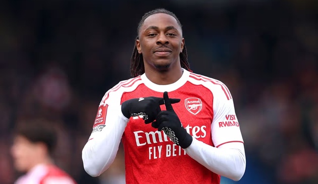 Eze ghi b&agrave;n thắng thứ hai tuyệt đẹp cho Arsenal