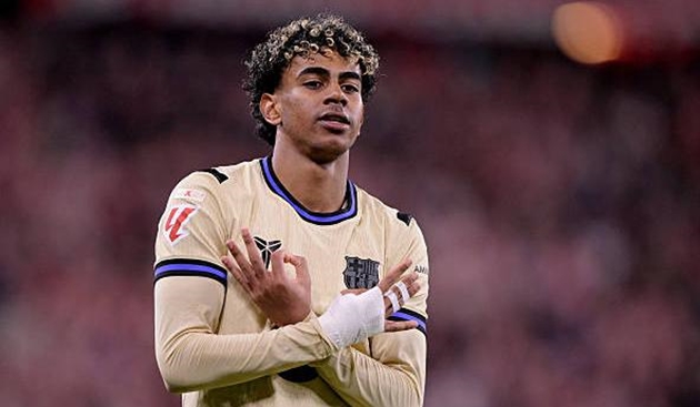 Lamine Yamal l&agrave; ng&ocirc;i sao s&aacute;ng gi&aacute; b&ecirc;n ph&iacute;a Barcelona.