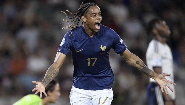 Barcola v&agrave;o tầm ngắm Man United.