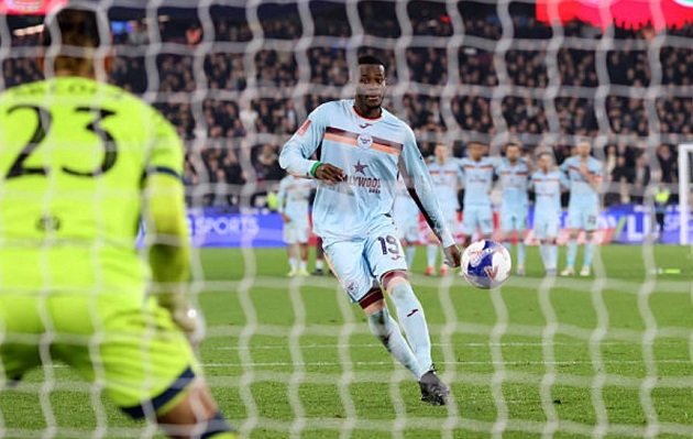 Ảnh bài viết Brentford bị loại ở FA Cup sau cú sút Panenka thảm họa