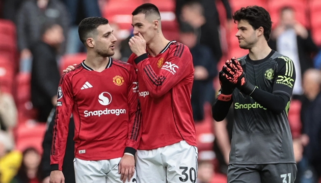 Sesko bất ngờ về sợi d&acirc;y bền chặt của Fred v&agrave; Dalot d&ugrave; tiền vệ người Brazil đ&atilde; rời MU.