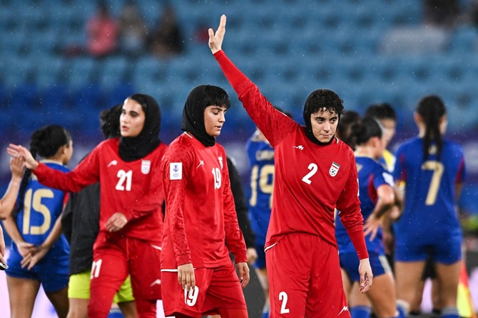 Nhiều tuyển thủ Iran đang đối mặt nguy cơ khi về nước.