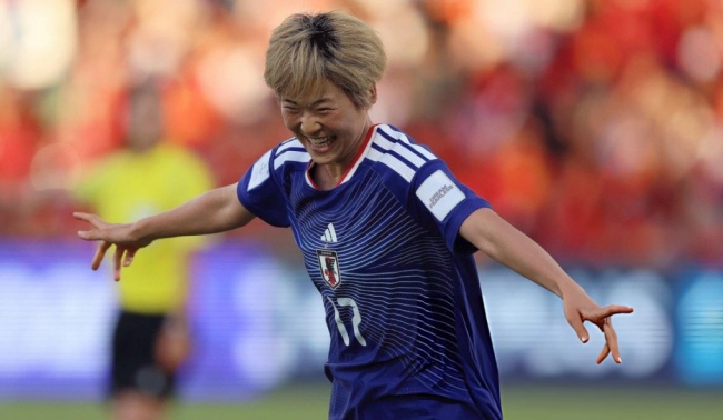 Hamano ghi b&agrave;n cho Nhật Bản.