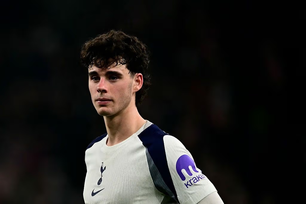 Archie Gray cam kết gắn b&oacute; với Tottenham ngay cả khi CLB xuống hạng.