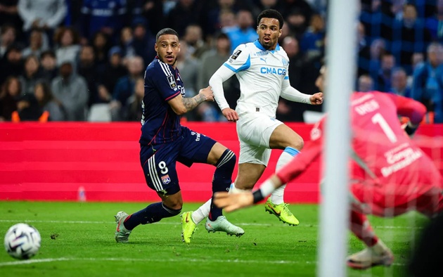 Nwaneri đang gặp kh&oacute; trong việc t&igrave;m cơ hội ra s&acirc;n.