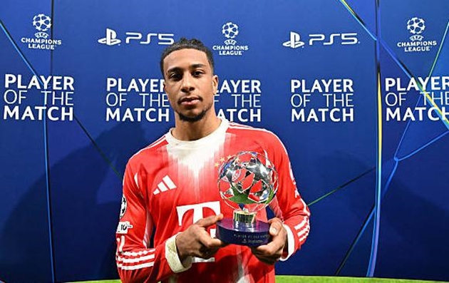 Michael Olise mang đến một m&agrave;n tr&igrave;nh diễn ấn tượng.