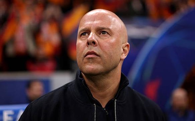 Arne Slot sẽ phải thay đổi nhiều điều ở trận lượt về với Galatasaray.