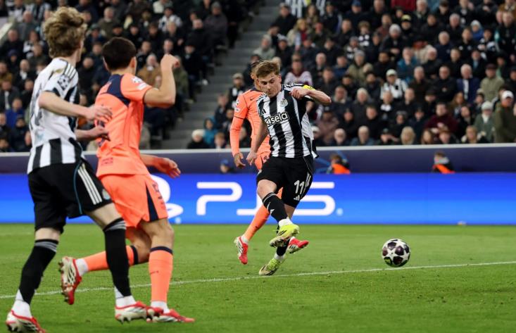 Newcastle g&acirc;y ra rất nhiều vấn đề cho Barca.