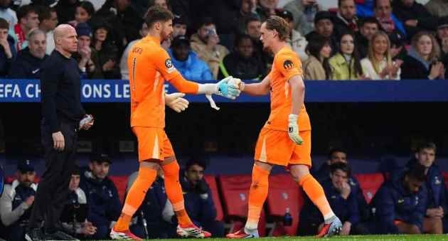 Ảnh bài viết Biếu không 2 bàn, thủ môn Tottenham bị thay ra chỉ sau 17 phút