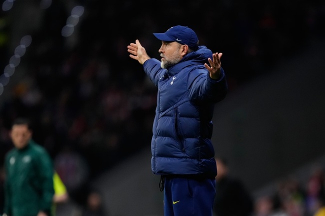 Ghế n&oacute;ng của Igor Tudor lung lay dữ dội.