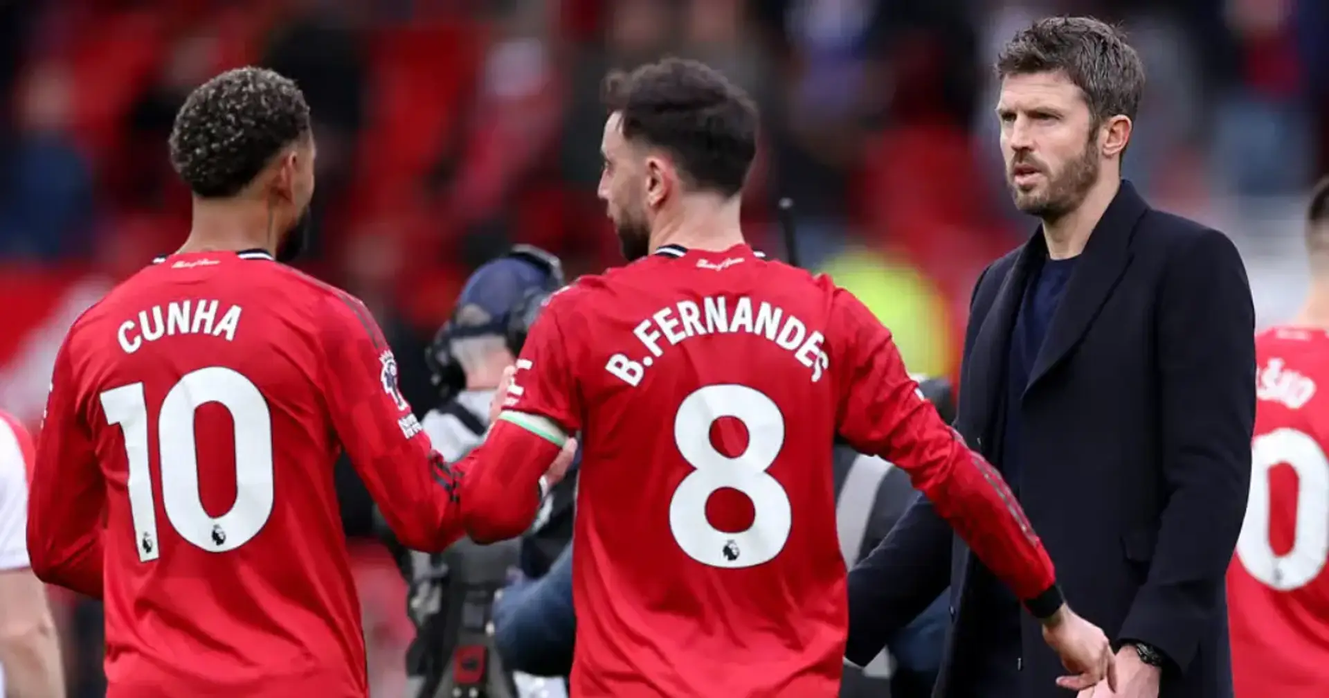 Cunha thường b&oacute; v&agrave;o trung lộ thay v&igrave; b&aacute;m bi&ecirc;n.