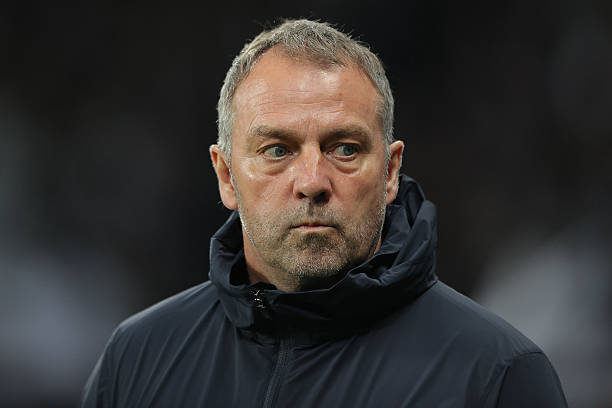 Flick thừa nhận kh&ocirc;ng h&agrave;i l&ograve;ng với c&aacute;c học tr&ograve;. 