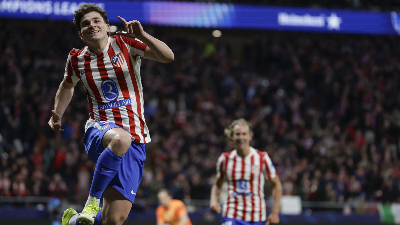 Julian Alvarez đ&atilde; c&oacute; m&agrave;n tr&igrave;nh diễn xuất sắc trước Spurs.