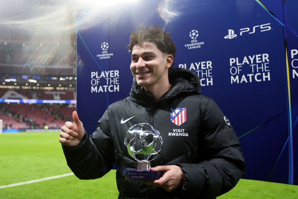 Julian Alvarez ch&iacute;nh l&agrave; cầu thủ xuất sắc nhất trận.