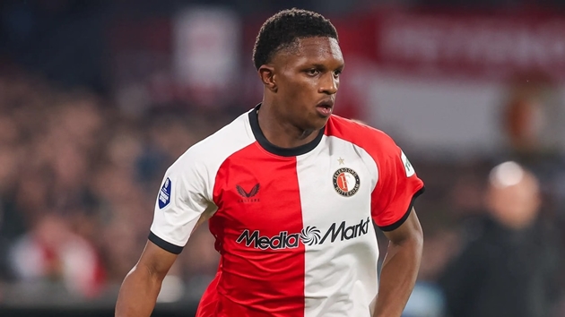 Givairo Read lọt v&agrave;o tầm ngắm Manchester City.