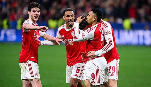 Arsenal phải vất vả mới c&oacute; thể cầm h&ograve;a được Bayer Leverkusen tr&ecirc;n s&acirc;n kh&aacute;ch.