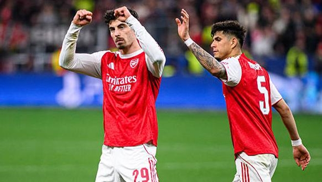 Arsenal nhọc nhằn cầm ch&acirc;n Bayer Leverkusen tr&ecirc;n đất Đức.