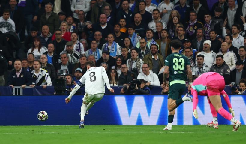  Valverde tỏa s&aacute;ng rực rỡ.