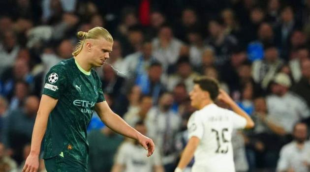 Haaland bất lực ho&agrave;n to&agrave;n trước Real.